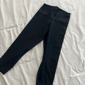 ALO Yoga Black Capri Leggings